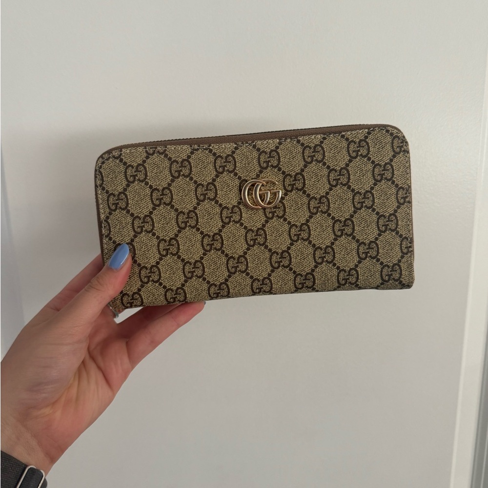Gucci Brown GG Supreme Wallet